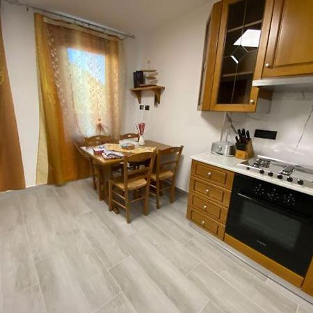 Alloggio Vista Mare Macrescia ريوماجّوري المظهر الخارجي الصورة