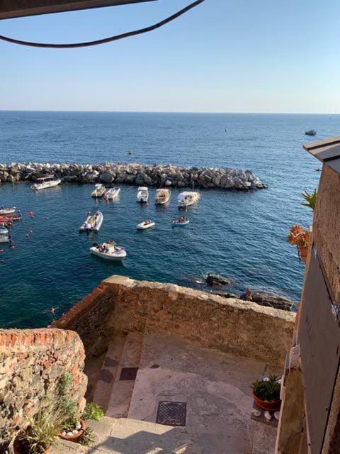 Alloggio Vista Mare Macrescia ريوماجّوري المظهر الخارجي الصورة
